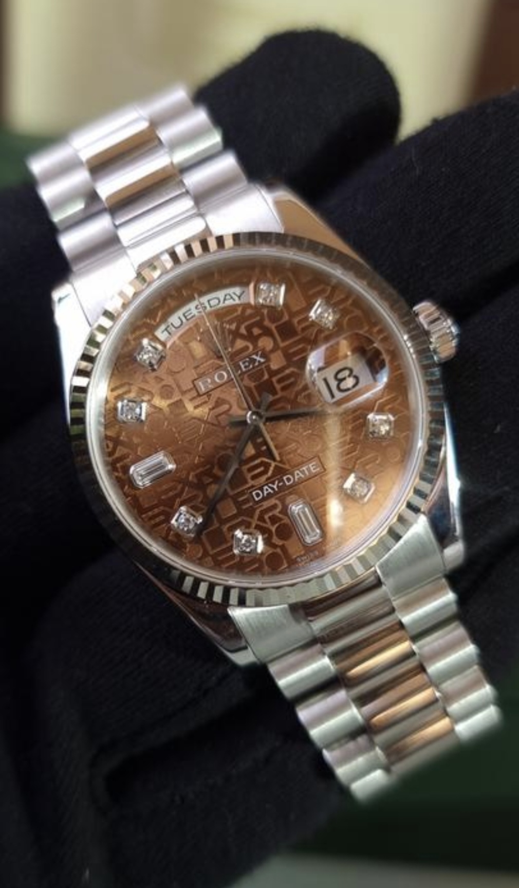 Rolex Day-Date 36 President 18k White Gold Havana Diamond dial. view 8
