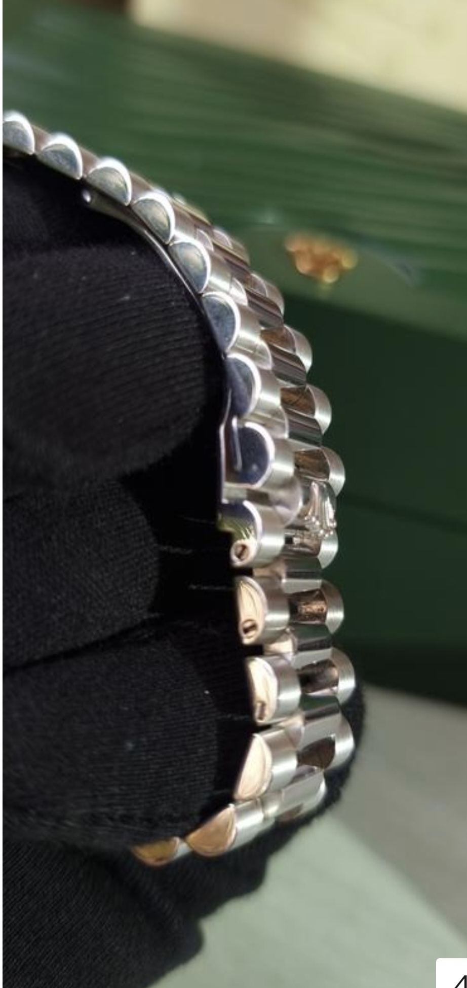 Rolex Day-Date 36 President 18k White Gold Havana Diamond dial. view 5