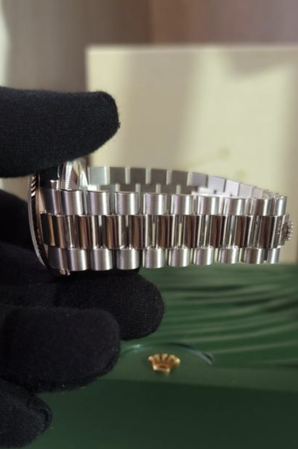 Rolex Day-Date 36 President 18k White Gold Havana Diamond dial. view 2