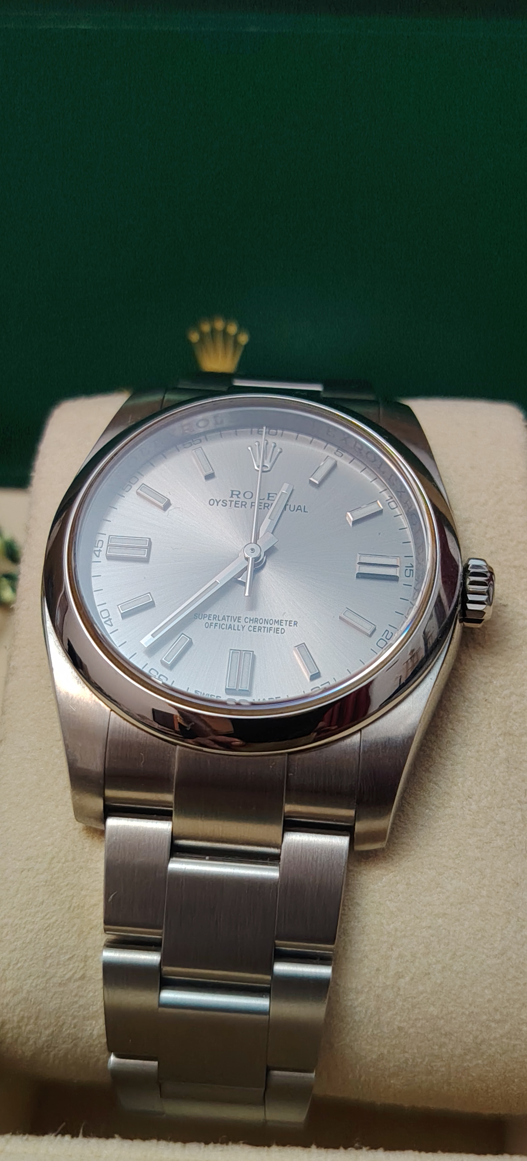 Rolex Oyster Perpetual 36 in excellent condition. view 6
