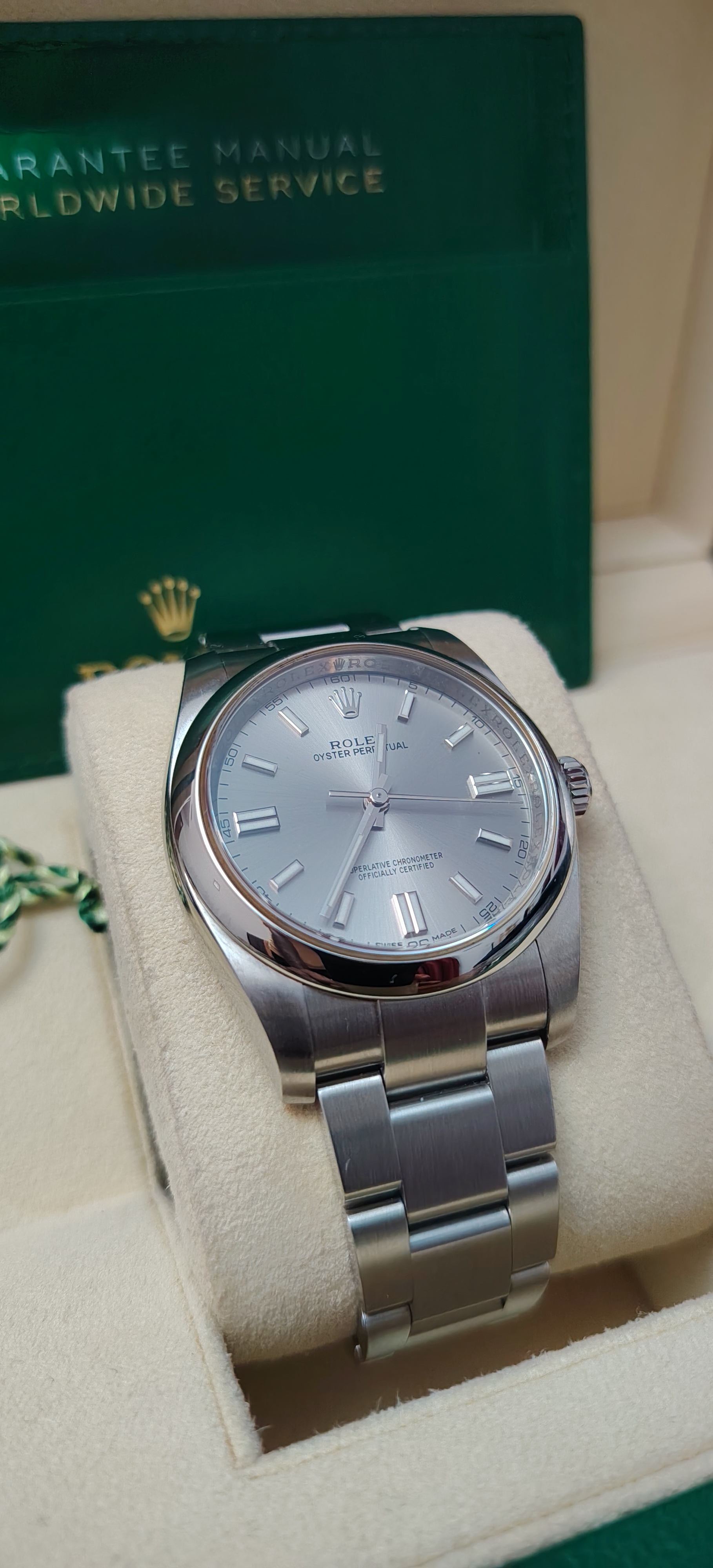 Rolex Oyster Perpetual 36 in excellent condition. view 5