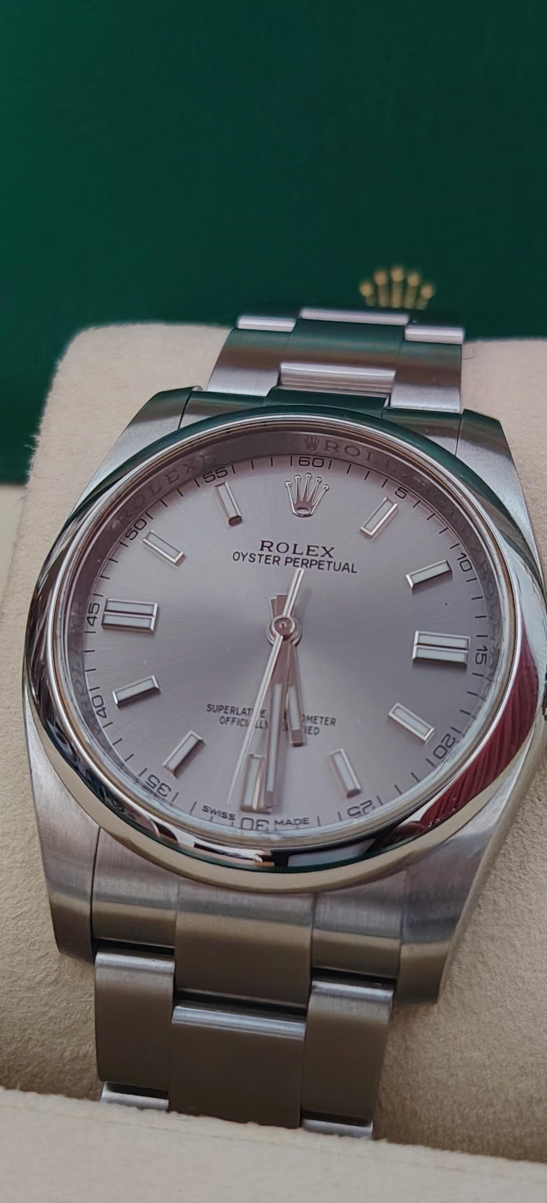 Rolex Oyster Perpetual 36 in excellent condition. view 10